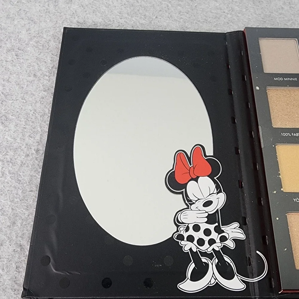 Disney‎ Minnie Mouse 12 Color Eyeshadow Palette With Decorative Mirror